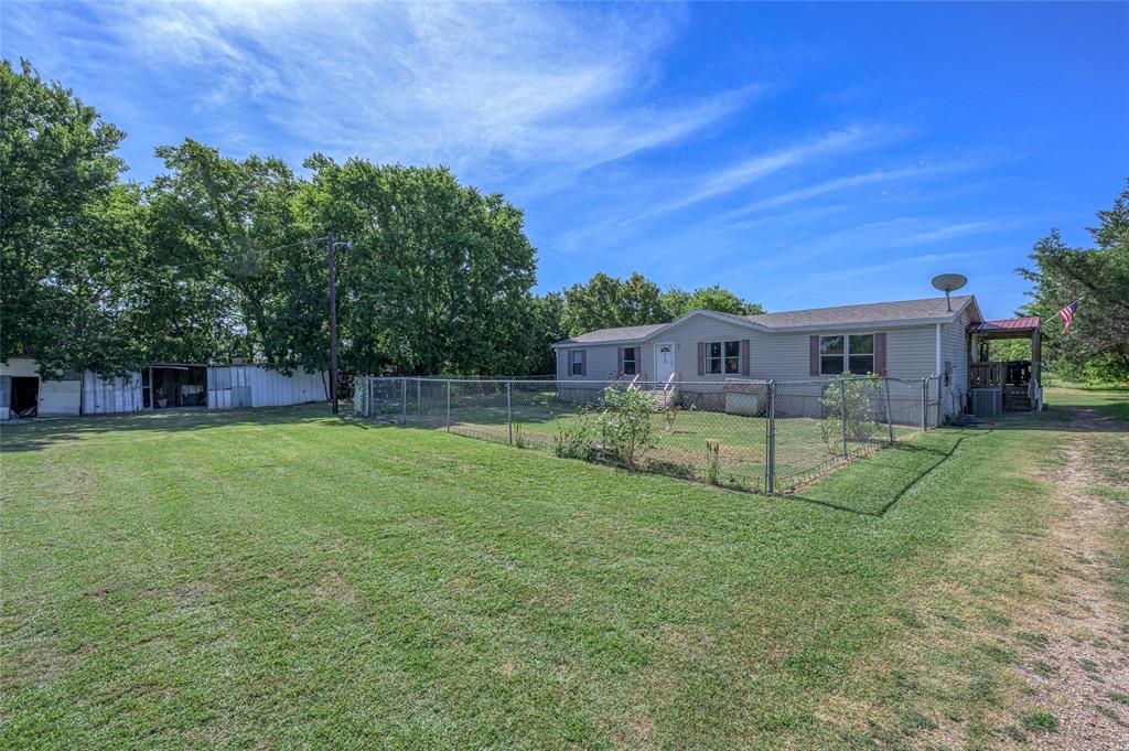 428 Pennell Road Sherman, TX 75090 - Photo 5 of 40