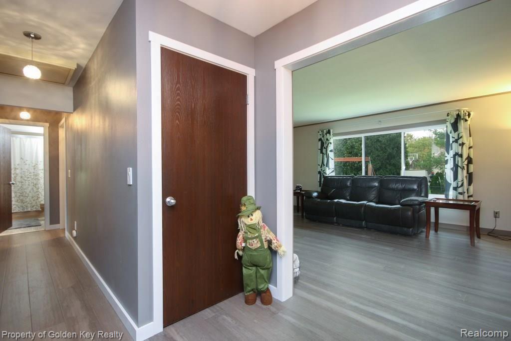 18634 Gill Road Livonia, MI 48152 - Photo 20 of 43 IMG_1446 (Custom).jpg