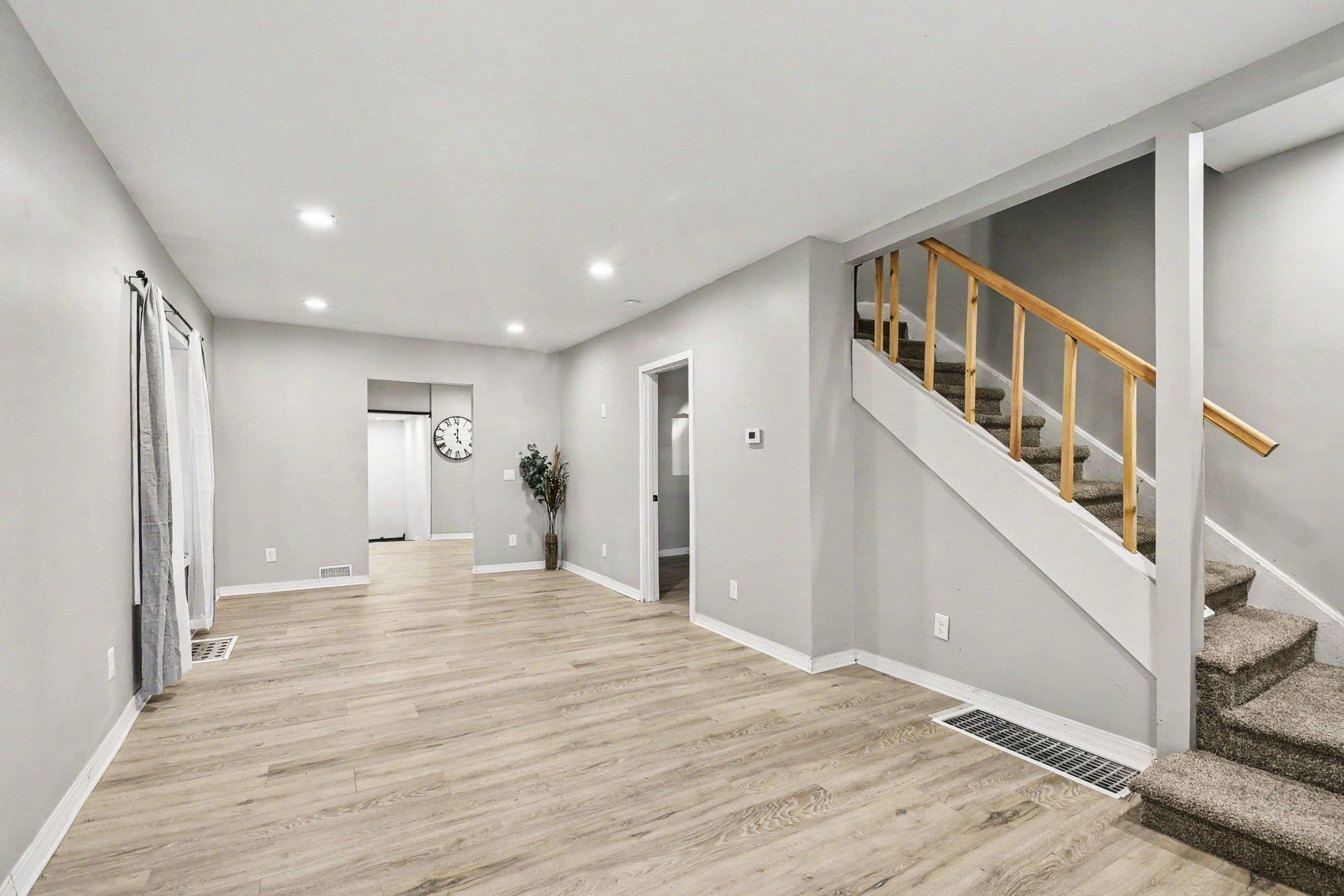 305.5 South Catherine Street Bay City, MI 48708 - Photo 2 of 12