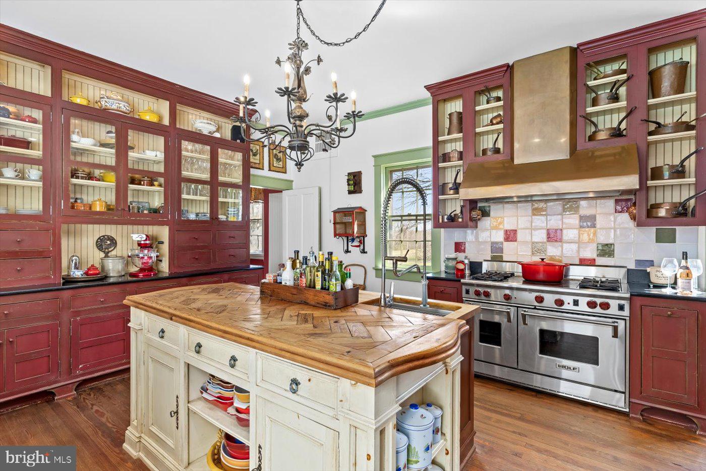 16212 Liberty Road King George, VA 22485 - Photo 17 of 96 Custom Oakleigh Wood cabinetry