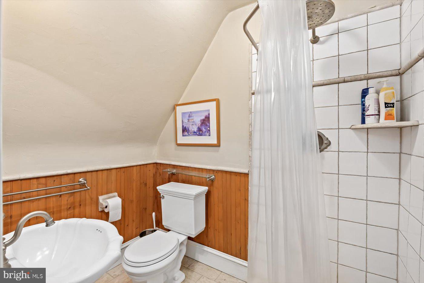 16212 Liberty Road King George, VA 22485 - Photo 44 of 96 Full bath attached to third bedroom