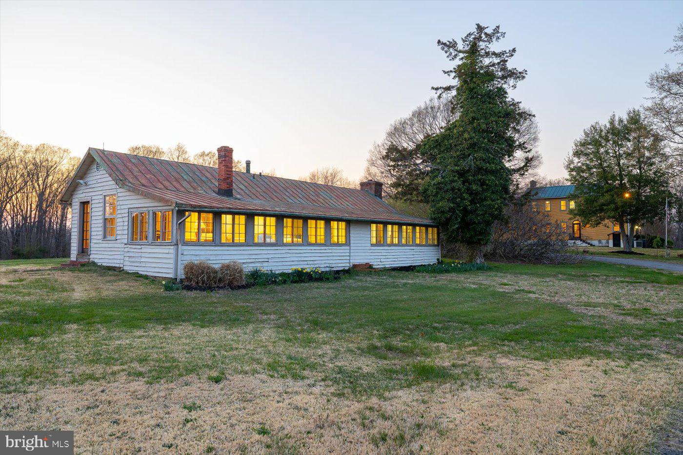 16212 Liberty Road King George, VA 22485 - Photo 60 of 96 Guest cottage at dusk