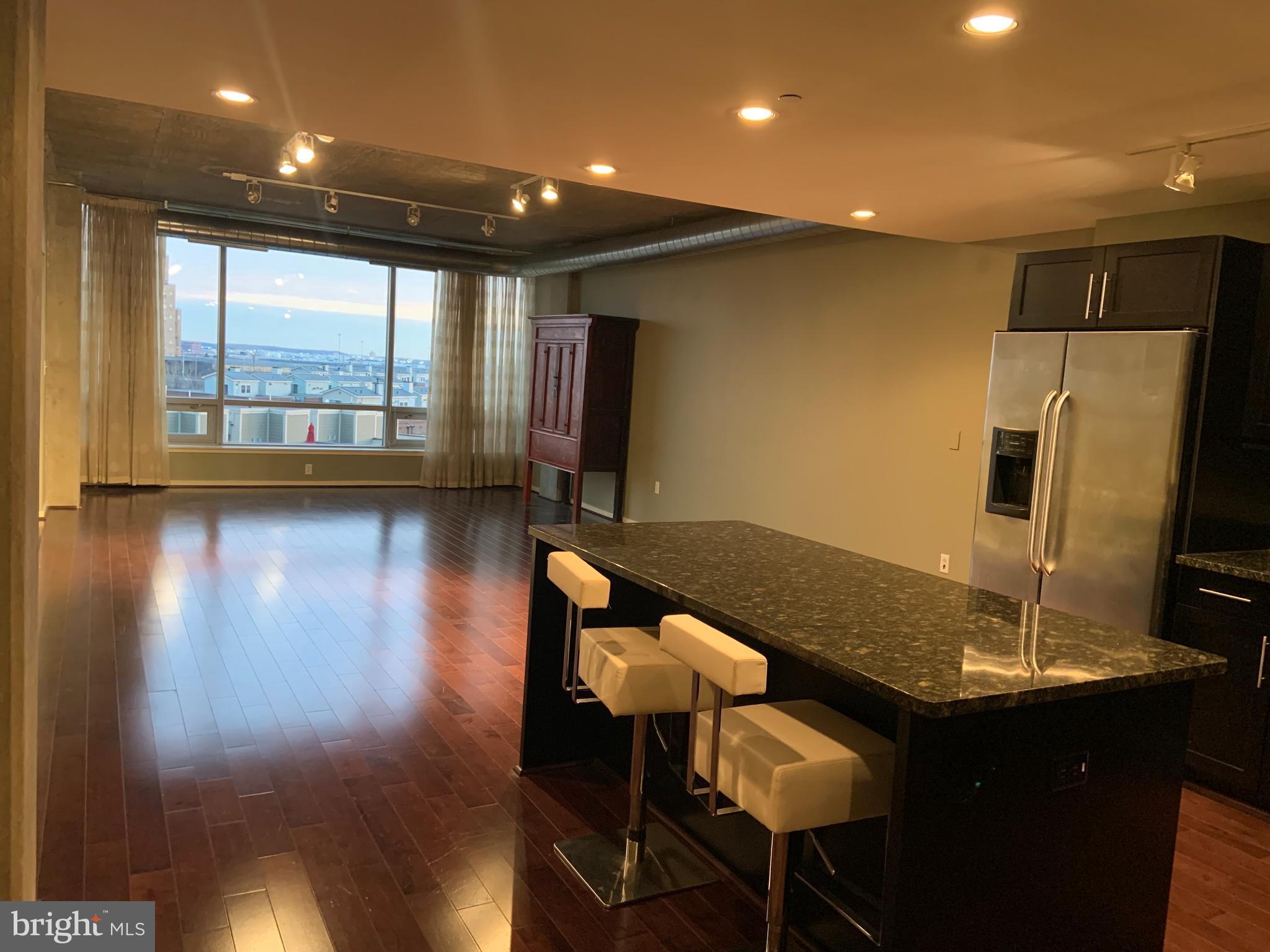 1200 Steuart Street, Unit 520 Baltimore, MD 21230 - Photo 2 of 49 Spacious living area