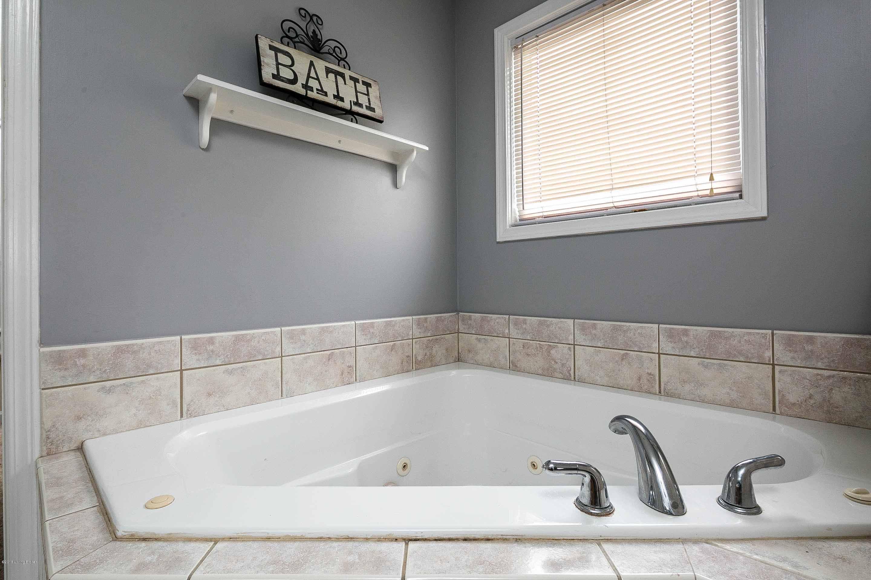 1912 Grand Ridge Road Louisville, KY 40214 - Photo 36 of 58 36