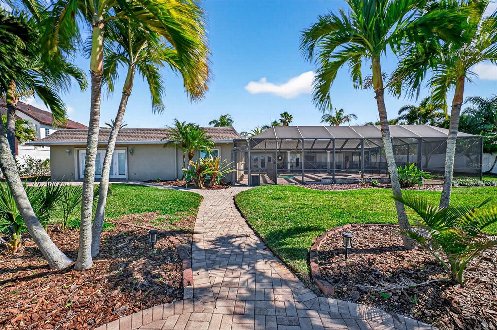 2326 Seton Lane Largo, FL 33774 - Photo 11 of 36