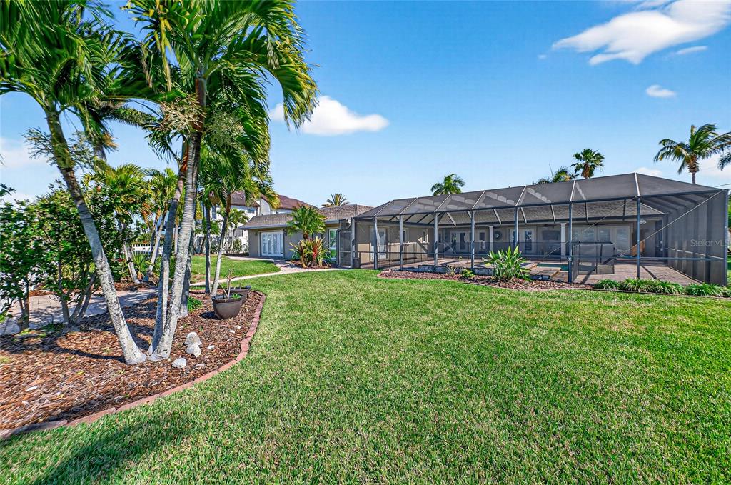 2326 Seton Lane Largo, FL 33774 - Photo 12 of 36