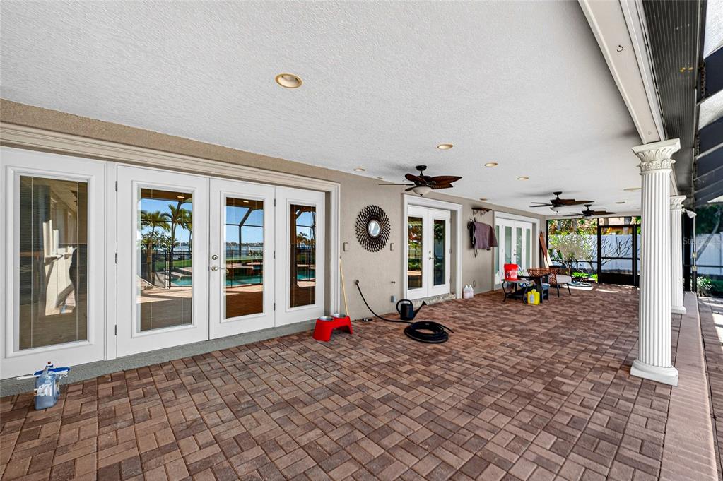 2326 Seton Lane Largo, FL 33774 - Photo 15 of 36