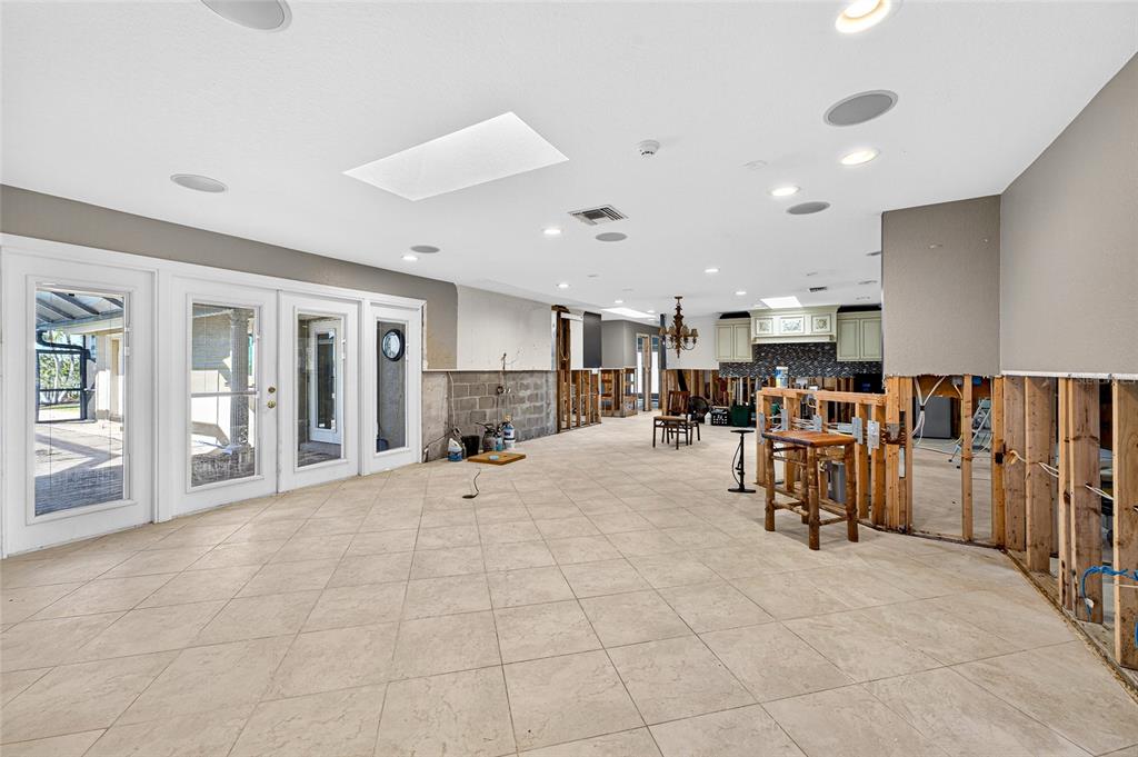 2326 Seton Lane Largo, FL 33774 - Photo 19 of 36