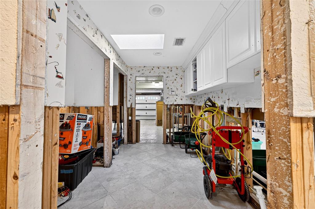 2326 Seton Lane Largo, FL 33774 - Photo 22 of 36