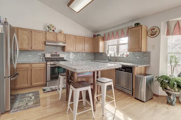 $360,000 | 59 Austrian Drive, Romeoville, IL 60446