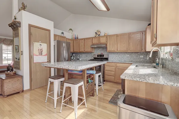$360,000 | 59 Austrian Drive, Romeoville, IL 60446
