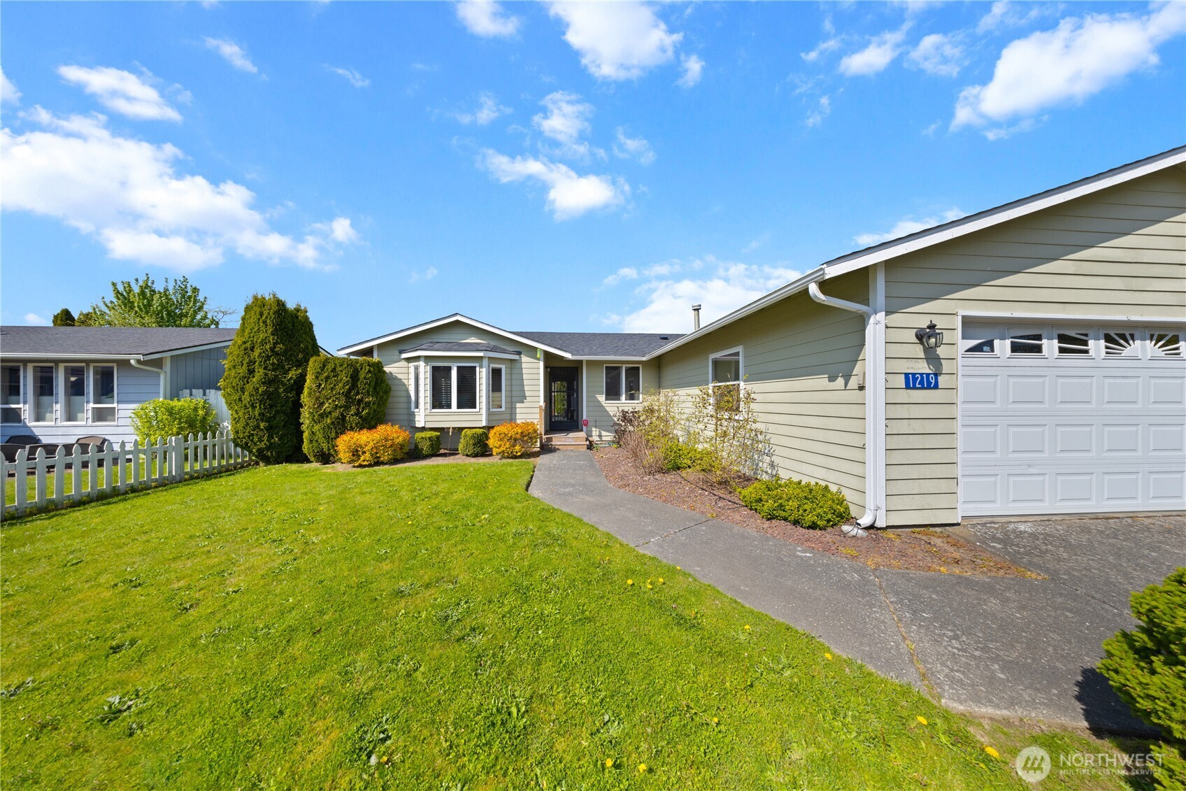1219 East Gilkey Road Burlington, WA 98233 - Photo 3 of 27 Gallery Image 3