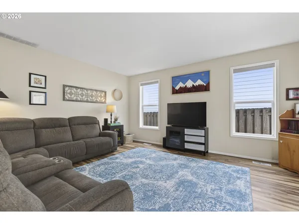 $649,900 | 163 Southwest Sandlewood Loop, Gresham, OR 97030