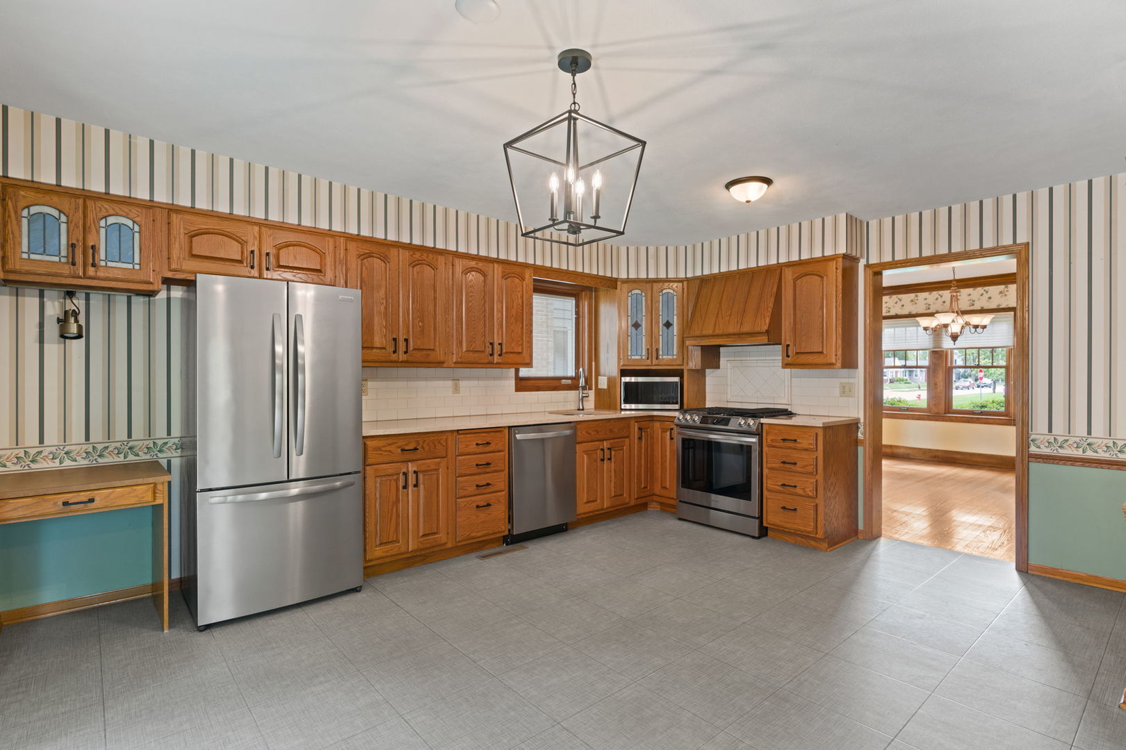 2405 27th Street Moline, IL 61265 - Photo 15 of 51