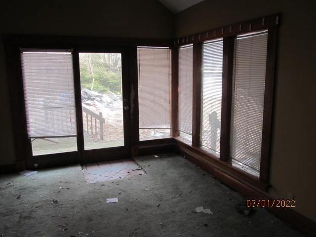 2562 Springdale Road Cincinnati, OH 45231 - Photo 5 of 25