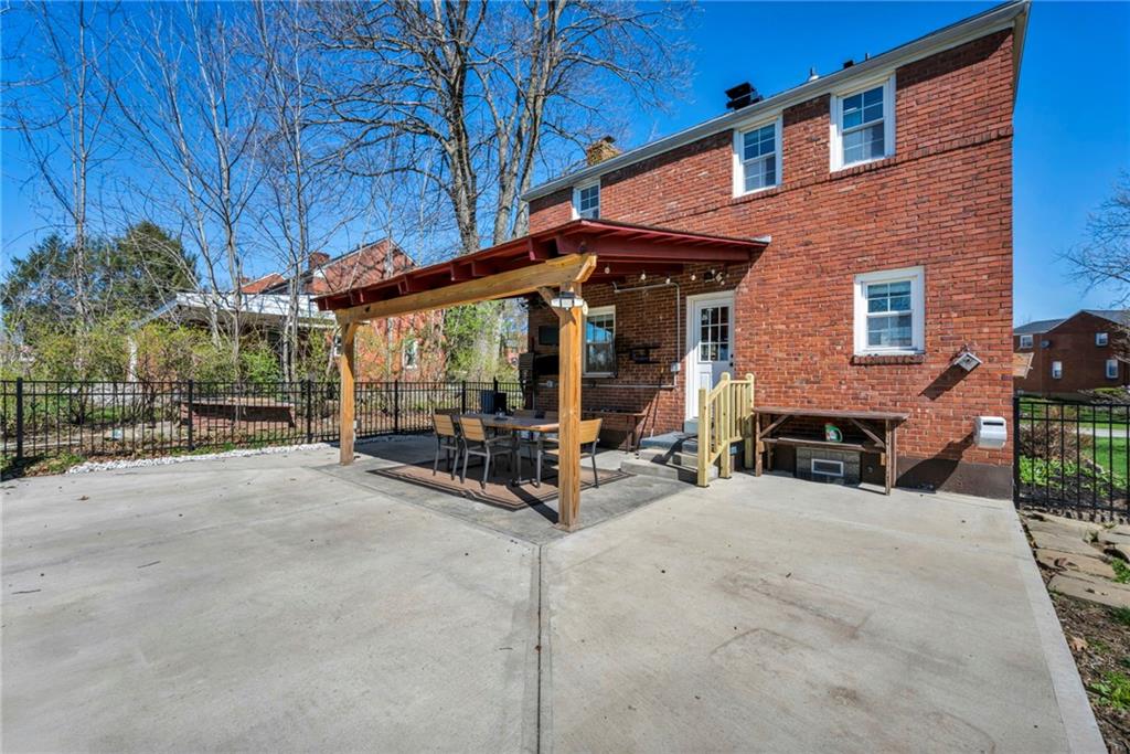 2075 Spring Valley Road Pittsburgh, PA 15243 - Photo 39 of 46