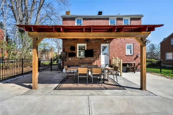 $299,000 | 2075 Spring Valley Road, Pittsburgh, PA 15243