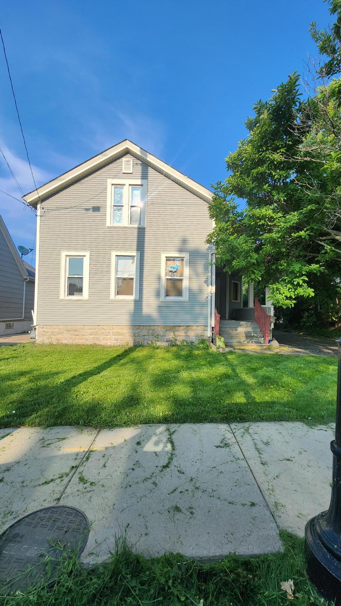 1744 Oregon Street Oshkosh, WI 54902 - Photo 3 of 6 1000019418