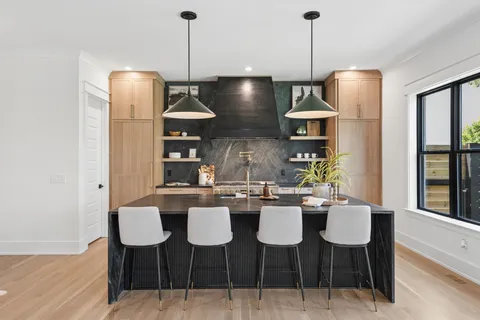 $1,949,000 | 5621 Valley View Road, Brentwood, TN 37027