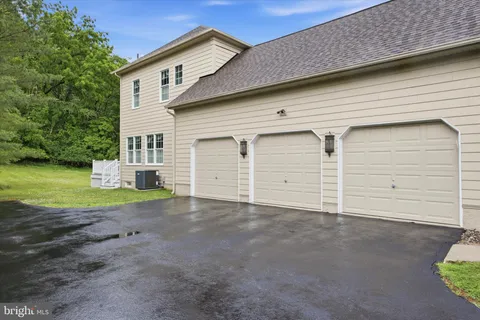 $1,150,000 | 4 Strickland Way, Glen Mills, PA 19342