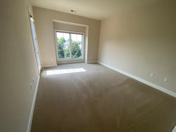 $429,900 | 19155 Thomson Drive, Unit 304, Brookfield, WI 53045