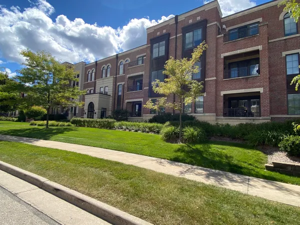 $429,900 | 19155 Thomson Drive, Unit 304, Brookfield, WI 53045