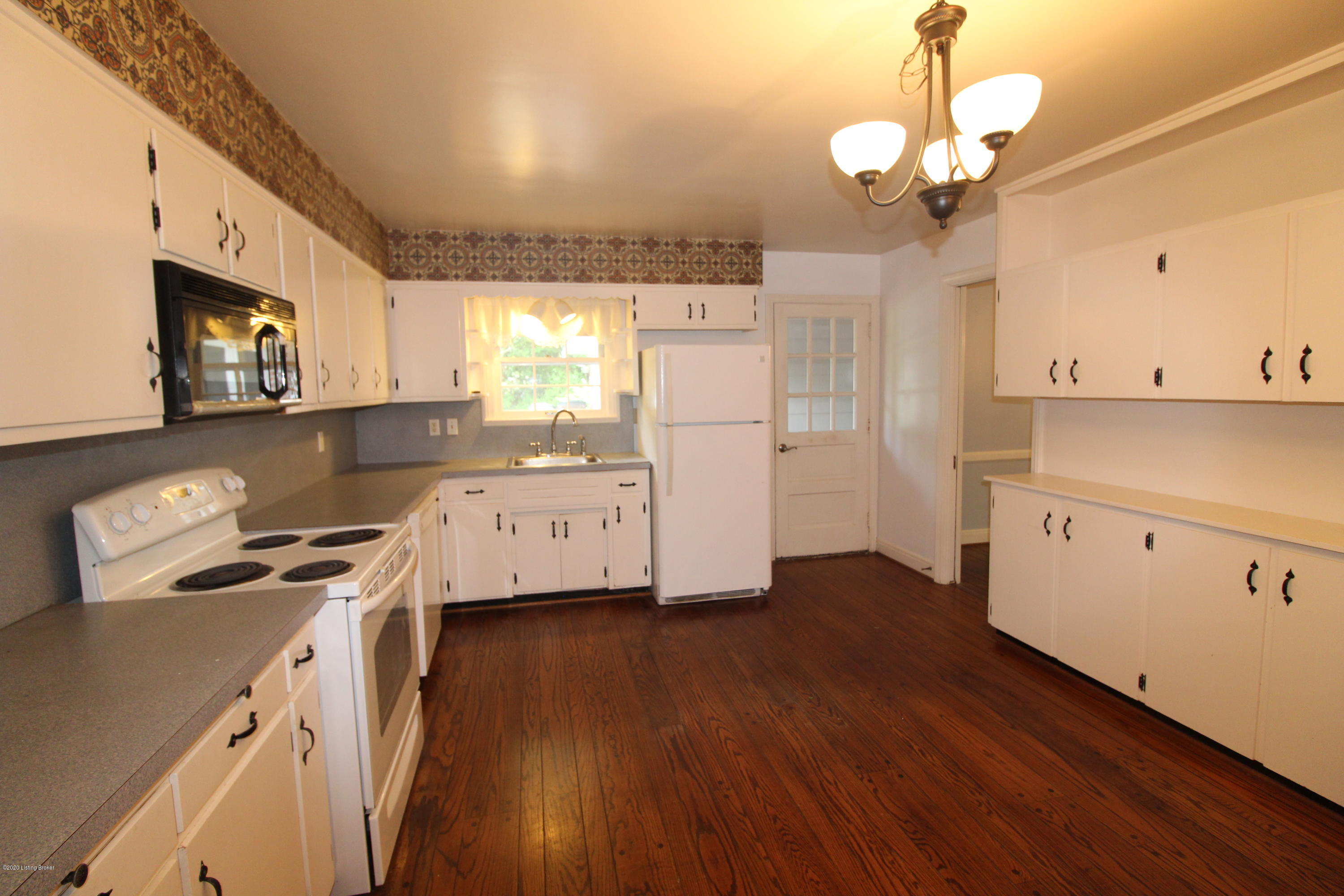 7800 Circle Crest Road Louisville, KY 40241 - Photo 5 of 57 009