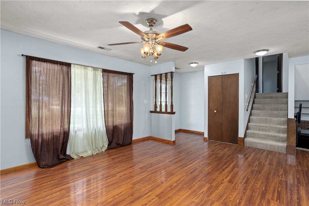 41819 Biggs Road Lagrange, OH 44050 - Photo 2 of 34 Living Room w/Laminate Floors.