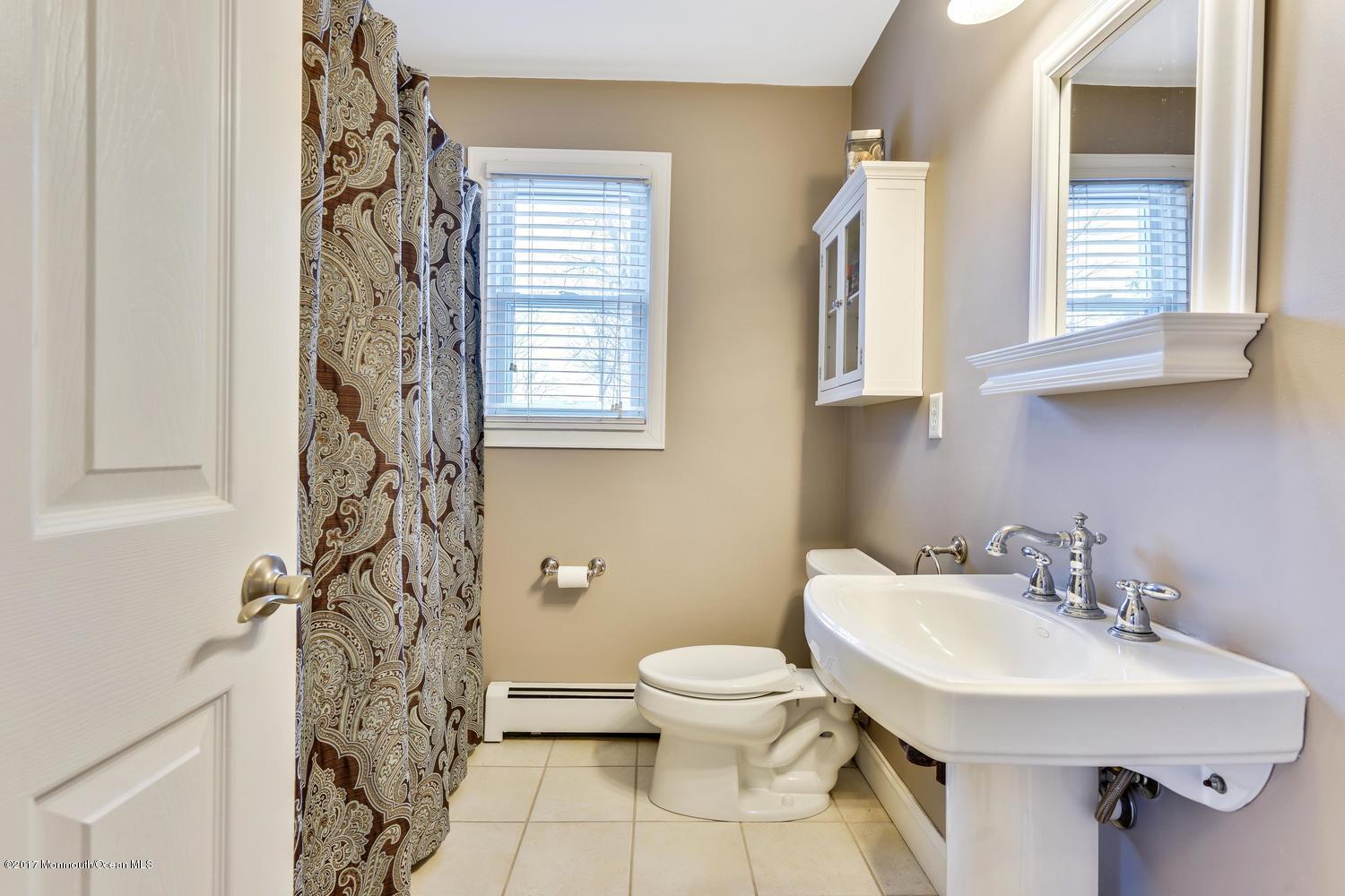 151 Riviera Drive Brick, NJ 08724 - Photo 11 of 24 151 Riviera Dr Brick NJ 08724-large-013-