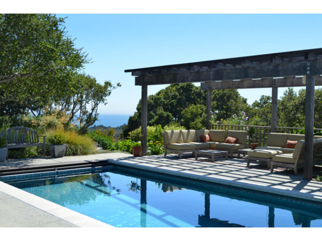 102 Las Lomas Drive Aptos, CA 95003 - Photo 13 of 25 a view of a television with a sitting space