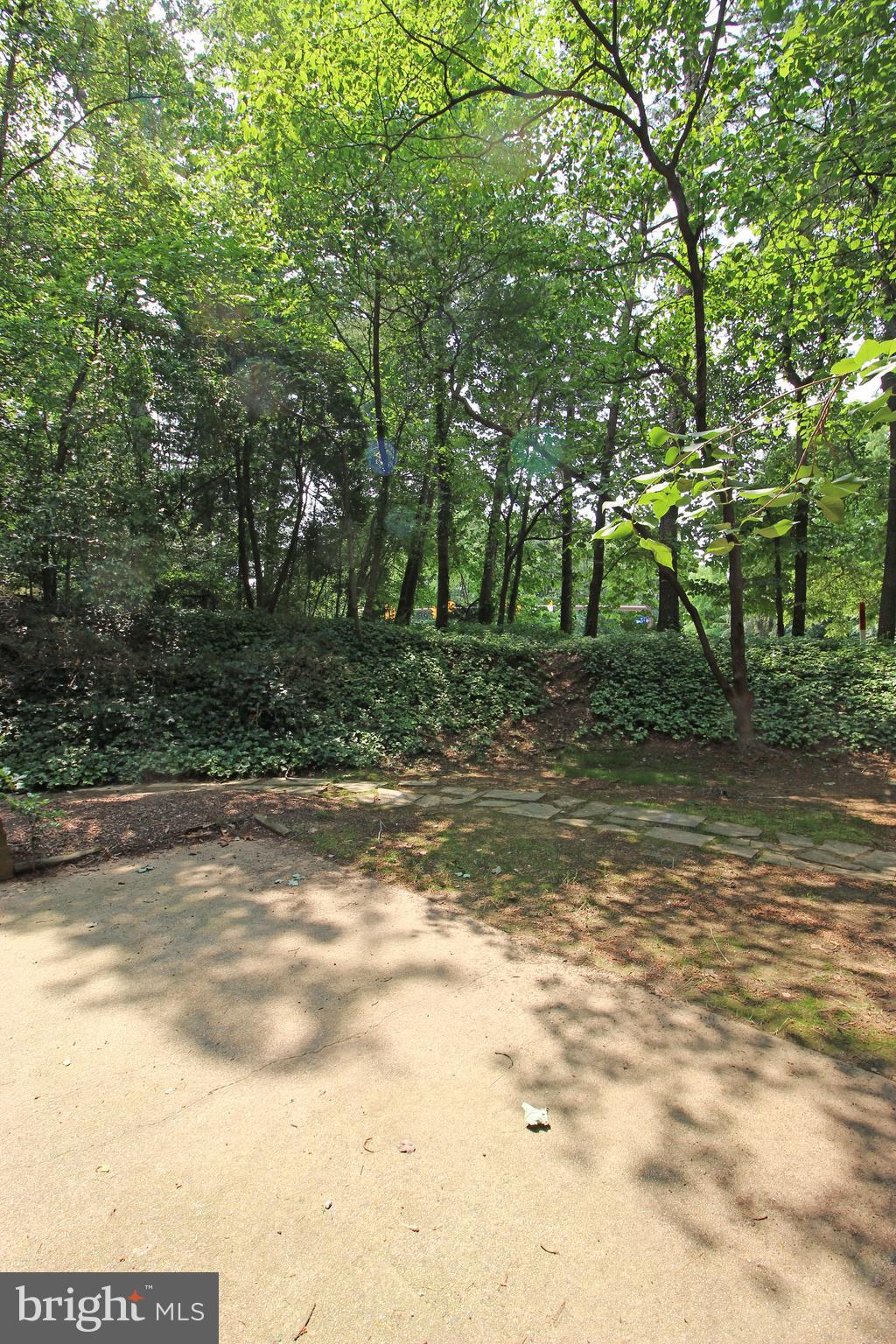 11607 Windbluff Court Reston, VA 20191 - Photo 27 of 30