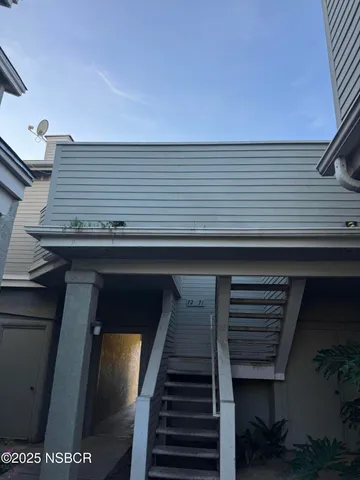 a view of stove top oven