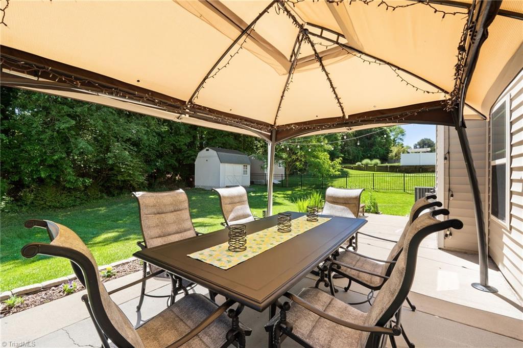 1826 Castle Gate Court High Point, NC 27265 - Photo 37 of 50 Gallery Image 37
