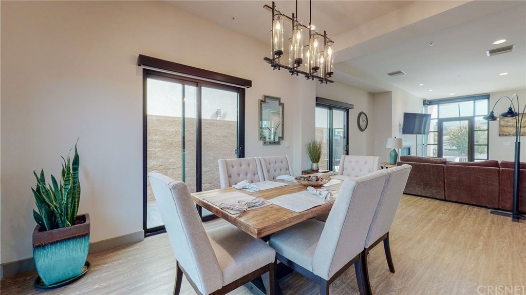 18703 Redwing Street Tarzana, CA 91356 - Photo 17 of 50