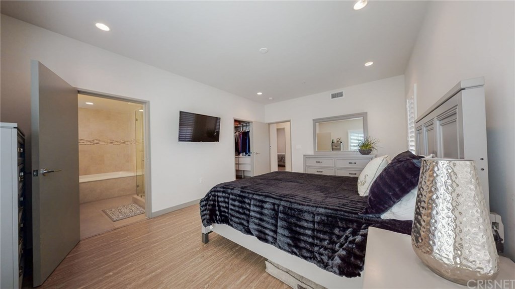 18703 Redwing Street Tarzana, CA 91356 - Photo 21 of 50