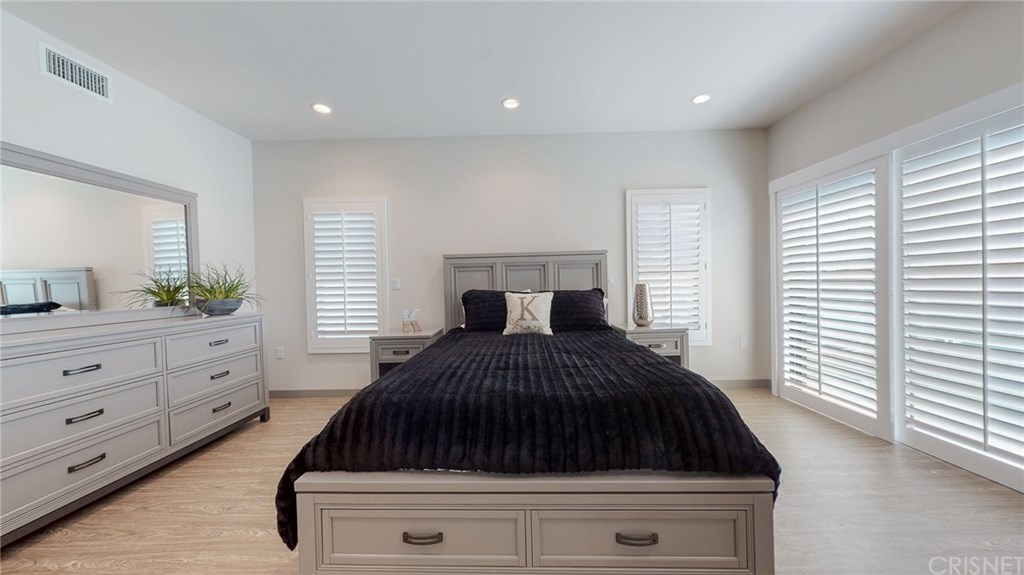 18703 Redwing Street Tarzana, CA 91356 - Photo 23 of 50