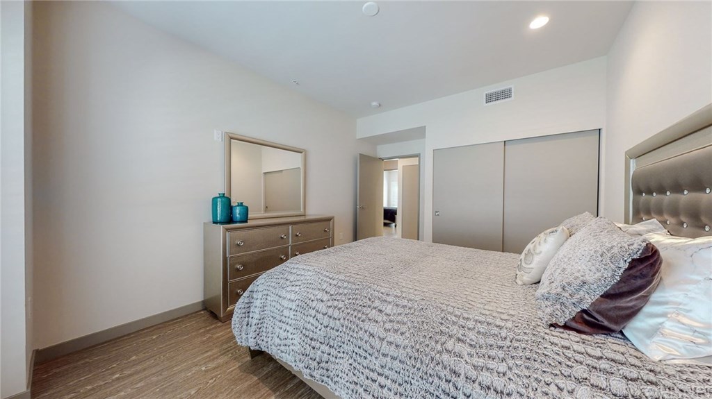 18703 Redwing Street Tarzana, CA 91356 - Photo 32 of 50