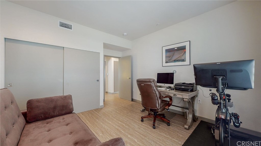 18703 Redwing Street Tarzana, CA 91356 - Photo 37 of 50