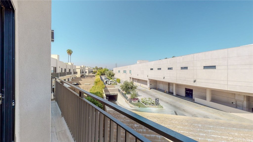 18703 Redwing Street Tarzana, CA 91356 - Photo 39 of 50