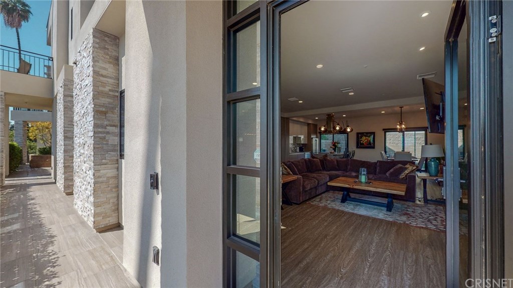 18703 Redwing Street Tarzana, CA 91356 - Photo 6 of 50