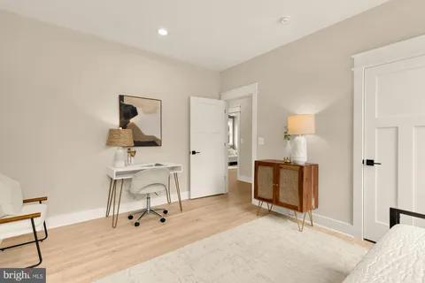 $2,350,000 | 923 17th Street South, Arlington, VA 22202