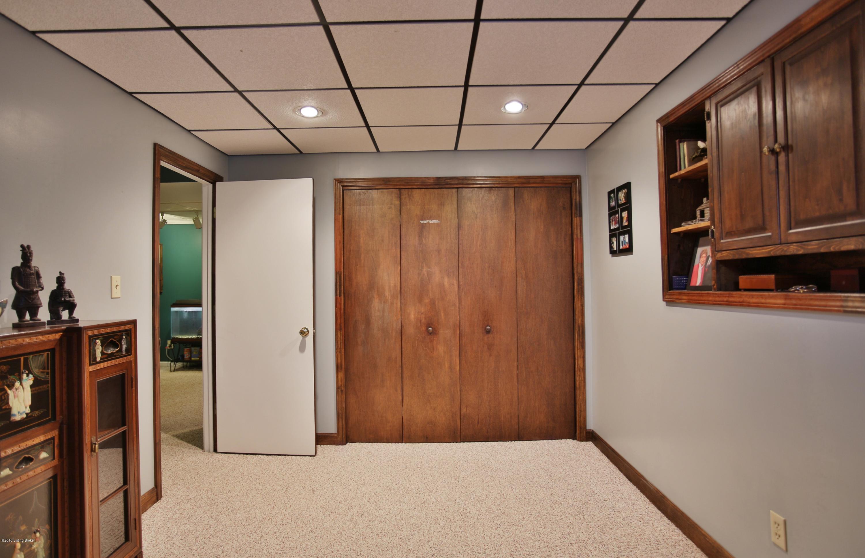 7311 Bluffington Road Louisville, KY 40291 - Photo 33 of 39 Basement Bedroom