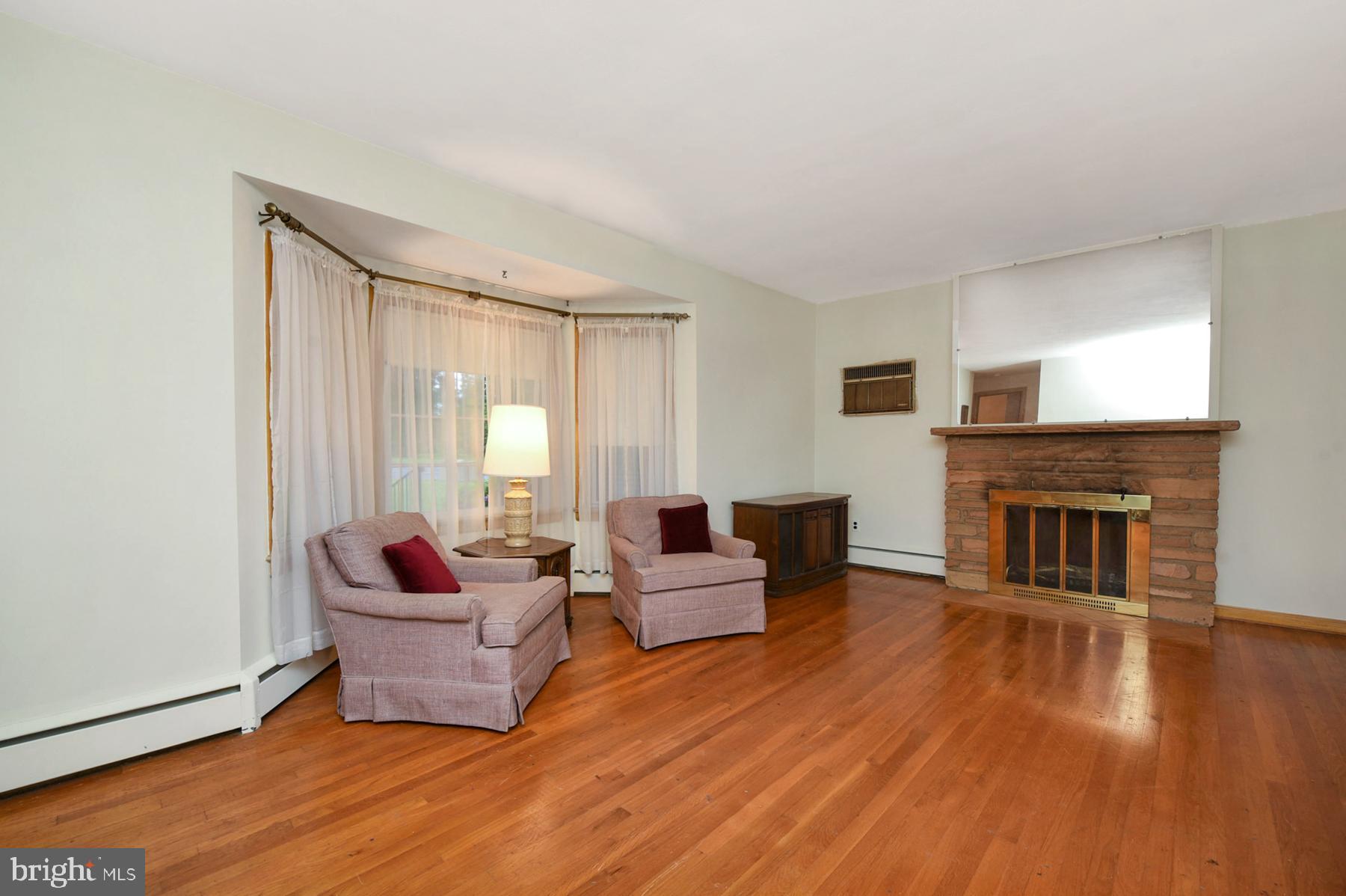 48 Cubberly Road Princeton Junction, NJ 08550 - Photo 6 of 26 Living Room