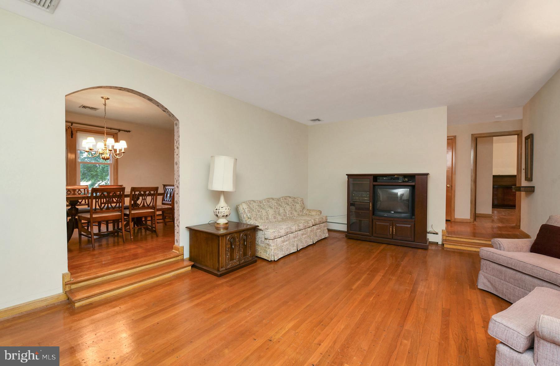48 Cubberly Road Princeton Junction, NJ 08550 - Photo 9 of 26 Living Room