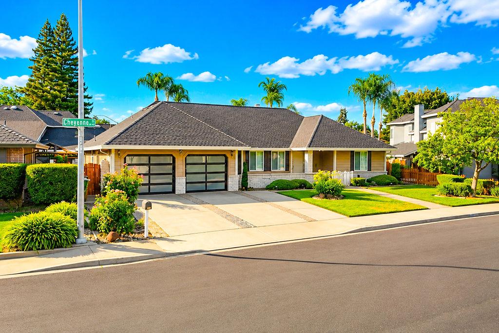 2233 Cheyenne Way Modesto, CA 95356 - Photo 3 of 41 Gallery Image 3