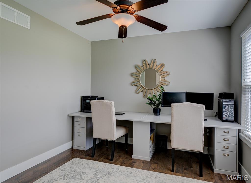 1551 North Parc Grove Court O'Fallon, IL 62269 - Photo 4 of 37