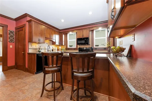 $449,900 | 518 Stewart Avenue, Grove City, PA 16127