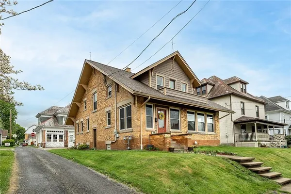 $449,900 | 518 Stewart Avenue, Grove City, PA 16127