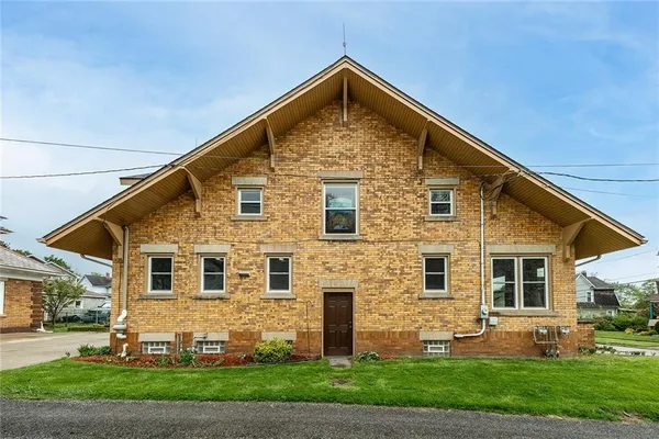 $449,900 | 518 Stewart Avenue, Grove City, PA 16127