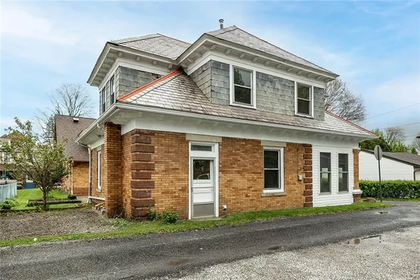 $449,900 | 518 Stewart Avenue, Grove City, PA 16127
